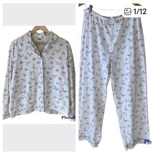 Old Navy Matching Printed Flannel Pajama Set Santa and Reindeer Print